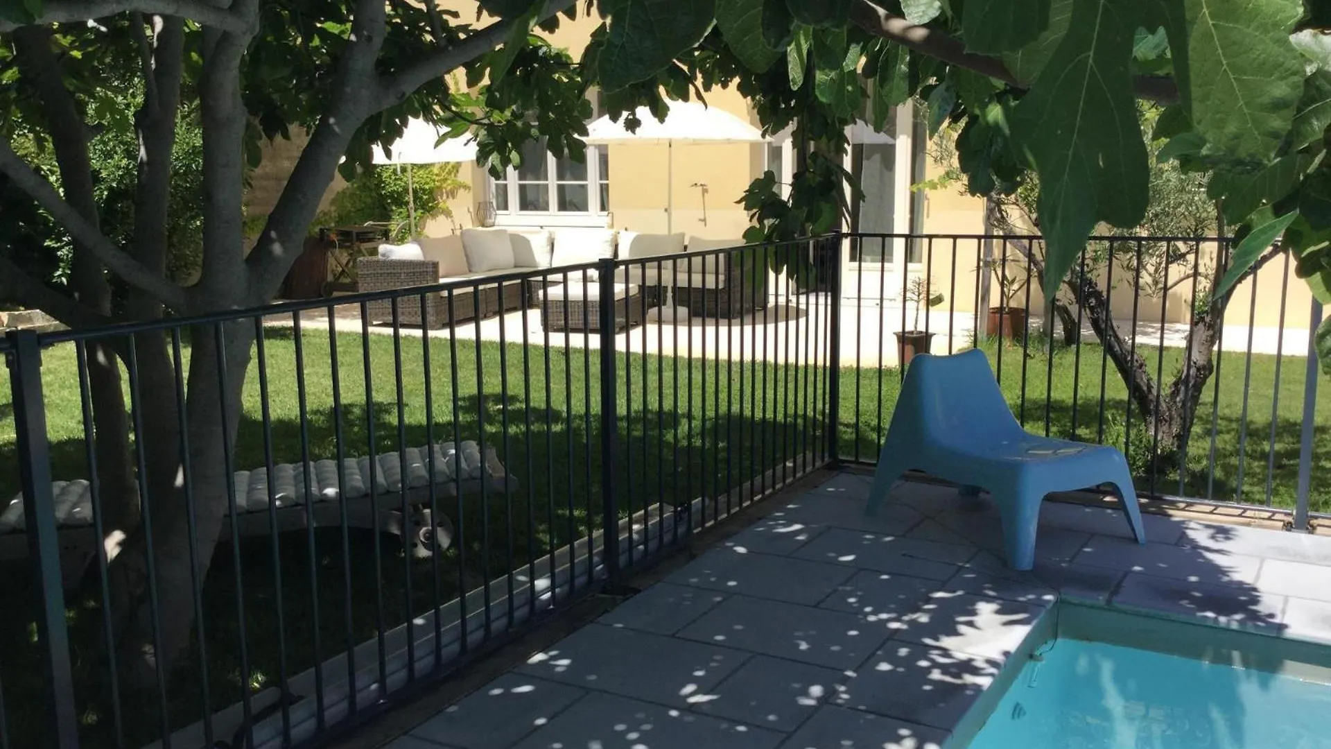 Beautiful Vacation Rental With Private Pool In The Heart Of The City Of Avignon, Sleeps 8. France