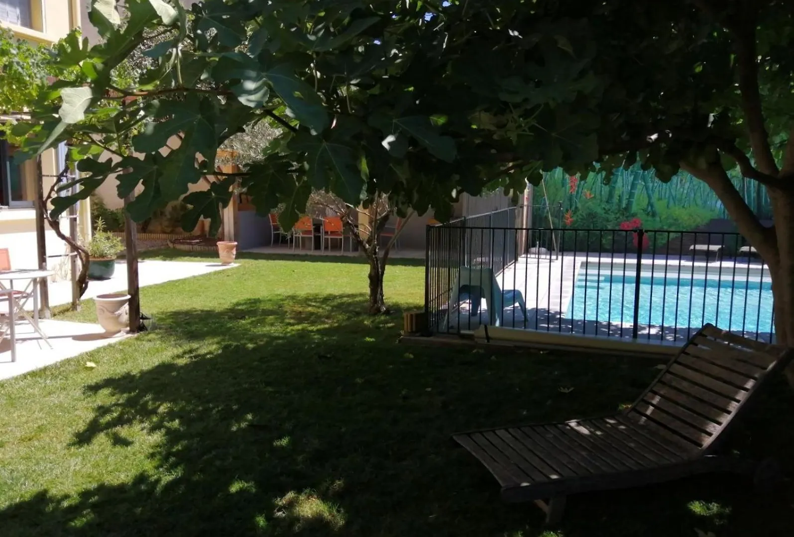 Beautiful Vacation Rental With Private Pool In The Heart Of The City Of Avignon, Sleeps 8.