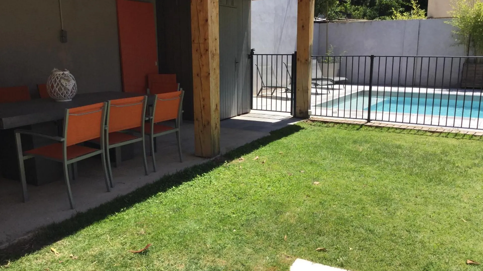 Beautiful Vacation Rental With Private Pool In The Heart Of The City Of Avignon, Sleeps 8. France