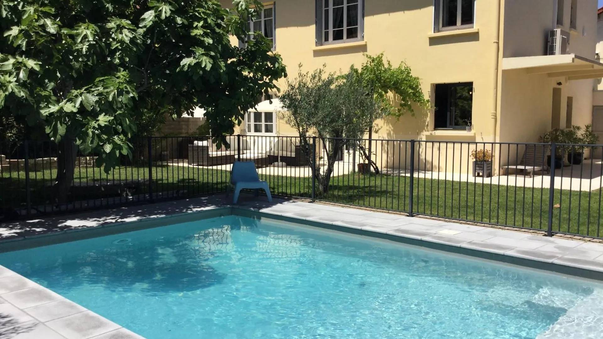 Beautiful Vacation Rental With Private Pool In The Heart Of The City Of Avignon, Sleeps 8.